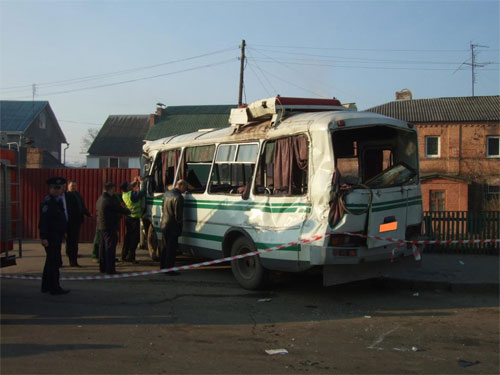 зіткнення пасажирського автобусу ПАЗ зі сміттєвозом КамАЗ