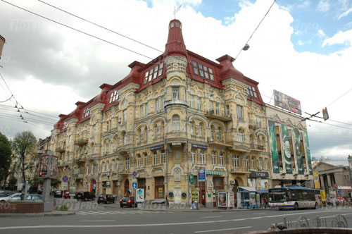 Доходный дом в Киеве на углу улиц Пушкинской и Караваевской (Льва Толстого)