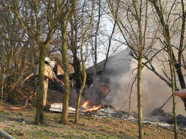 На Хмельниччині ліквідовано пожежу, яка виникла  через пічне опалення