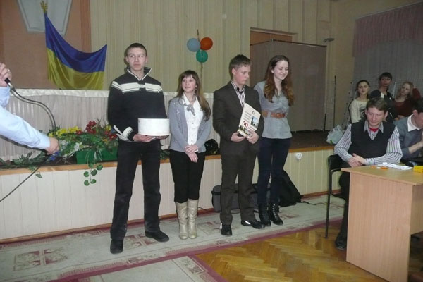 Переможці серед школярів команда  з школи №21  "Січові стрільці"