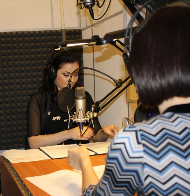 Ірина Зленко  під час прямого ефіру на радіо «Місто над Бугом»