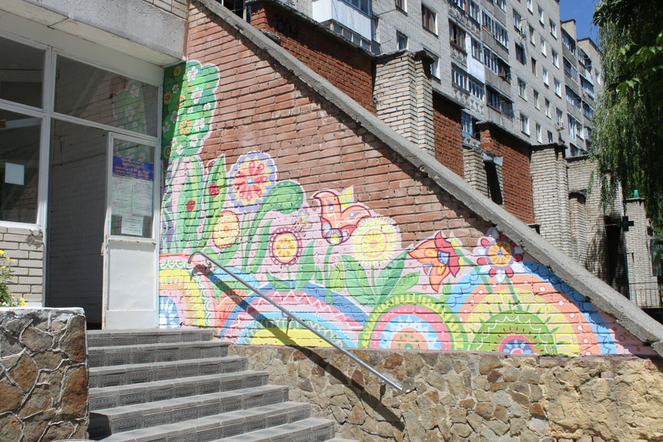 У Вінниці «розквітнув» фасад одного з міських медичних закладів