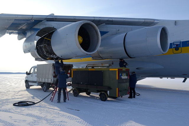 Вінницькі льотчики перевезли перший 20-ти-тонний вантаж до Арктики