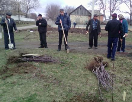 На Вінниччині посадили яблуневий сад в пам\'ять загиблого героя Вадима Проніна