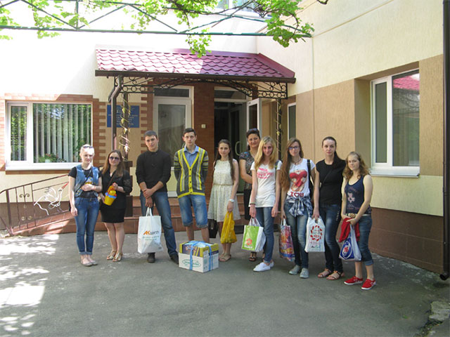 Учні вінницьких закладів профтехосвіти відвідали дитячий будинок інтернатного типу «Гніздечко»