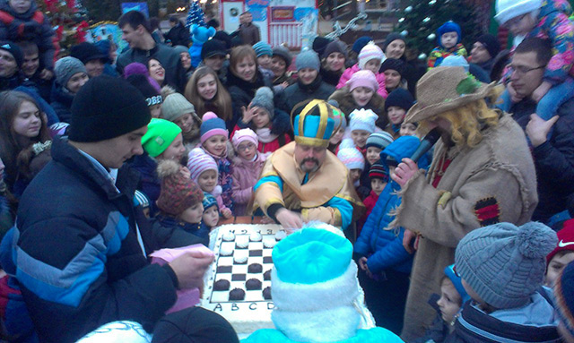 У Резиденції Дідуся Мороза відбувся День світлих вчинків та солодкий шашковий турнір 
