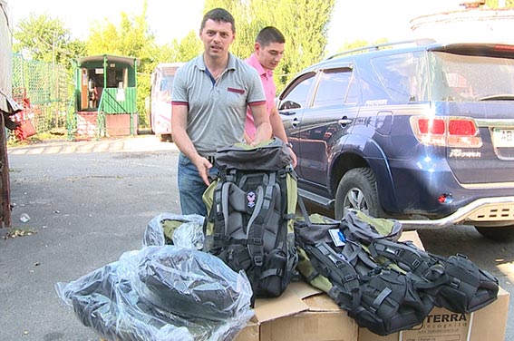 20 універсальний штурмових рюкзаків і 5 тонн продуктів поїхали до вінницьких міліціонерів в зону АТО