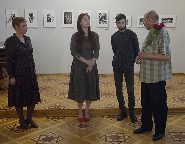 Вінничан запрошують на виставку графічних творів під назвою "Невидимий сад"