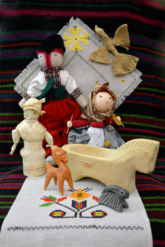 Вінничан запрошують відвідати виставку "Подільська народна іграшка"