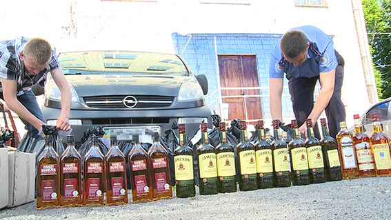 Вінничанин перевозив у своєму авто партію елітного алкоголю без акцизу та будь-яких документів