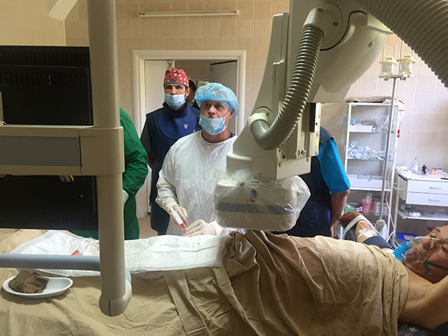Перший в Україні майстер-клас з інтервенційної онкології провів у Вінниці відомий рентгенендоваскулярний хірург