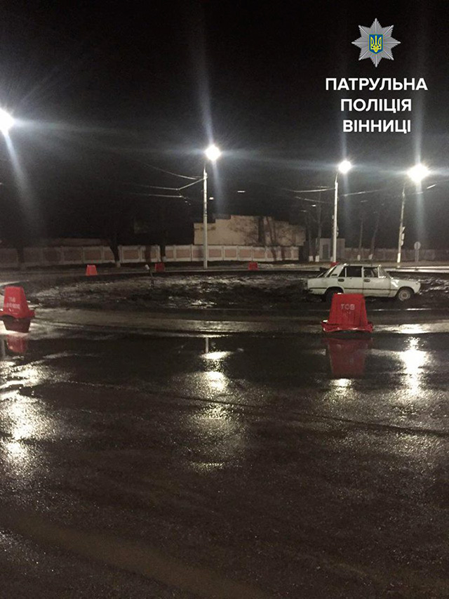 На перехресті вулиць Сергія Зулінського та Київської п'янючий водій заїхав на "розворотне кільце"
