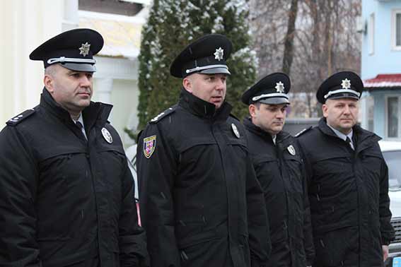 Дільничні поліцейські Вінниччини отримали 6 службових автівок 