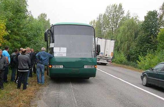 300 літрів спирту намагалися перевезти рейсовим автобусом з Могилів-Подільсього до Києва