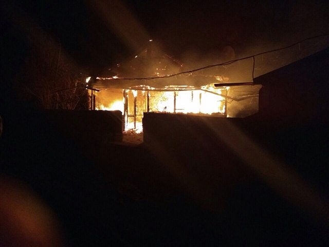 На Вінниччині через коротке замикання електромережі згорів будинок