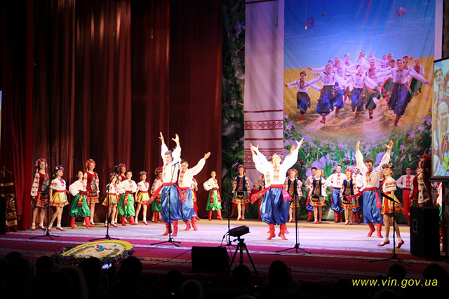 Народний ансамбль танцю «Барвінок» відзначив ювілей свого керівника Петра Бойка святковим концертом 