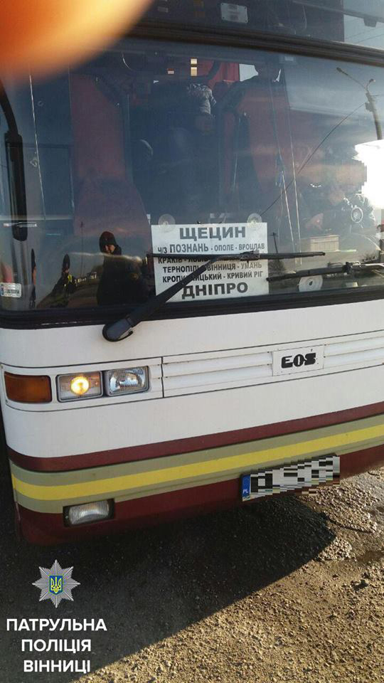 У Вінниці поліцейські зупинили автобуса, який віз пасажирів до Польщі, водій виявився "під кайфом"