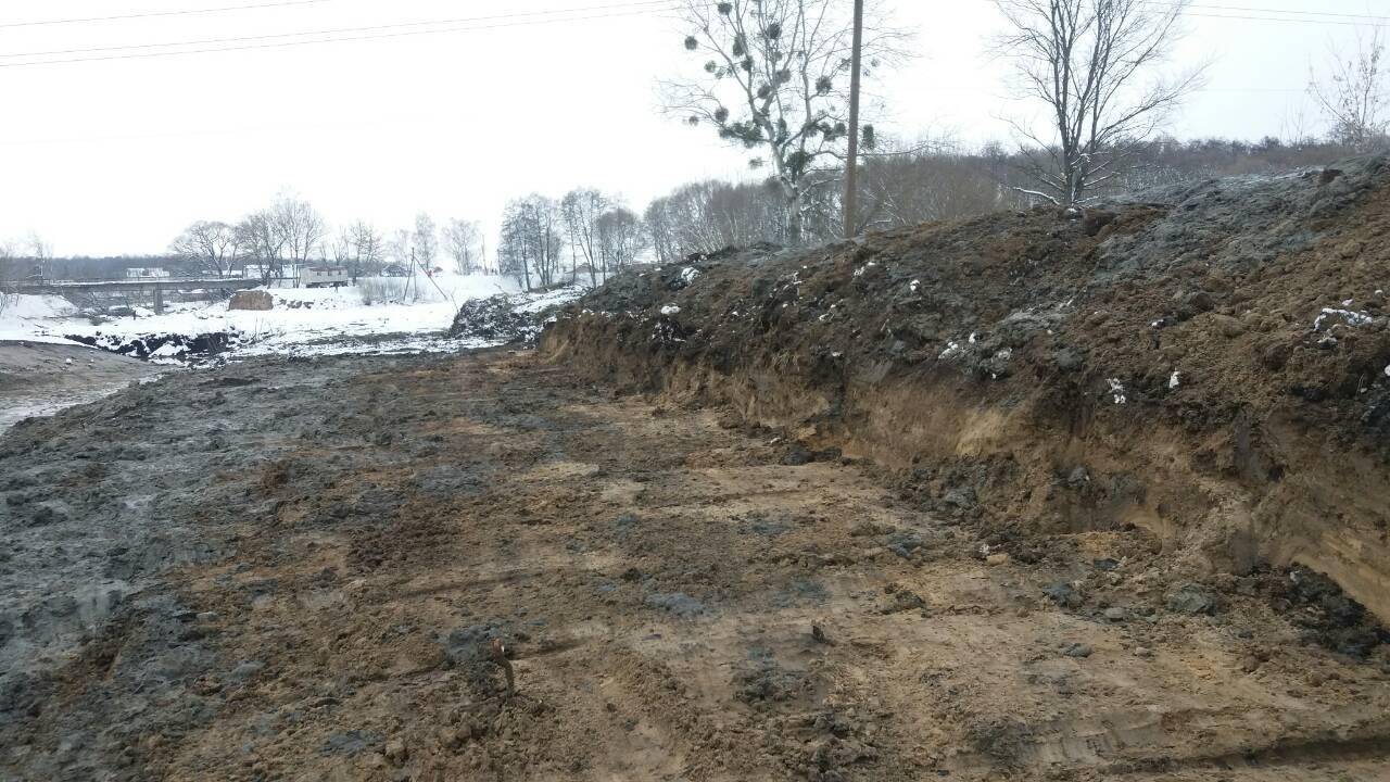 У смт Стрижавка продовжуються роботи по очищенню річки Десна