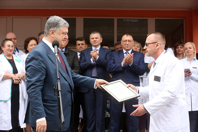 Президент відкрив у Вінницькій дитячій обласній лікарні реконструйоване відділення