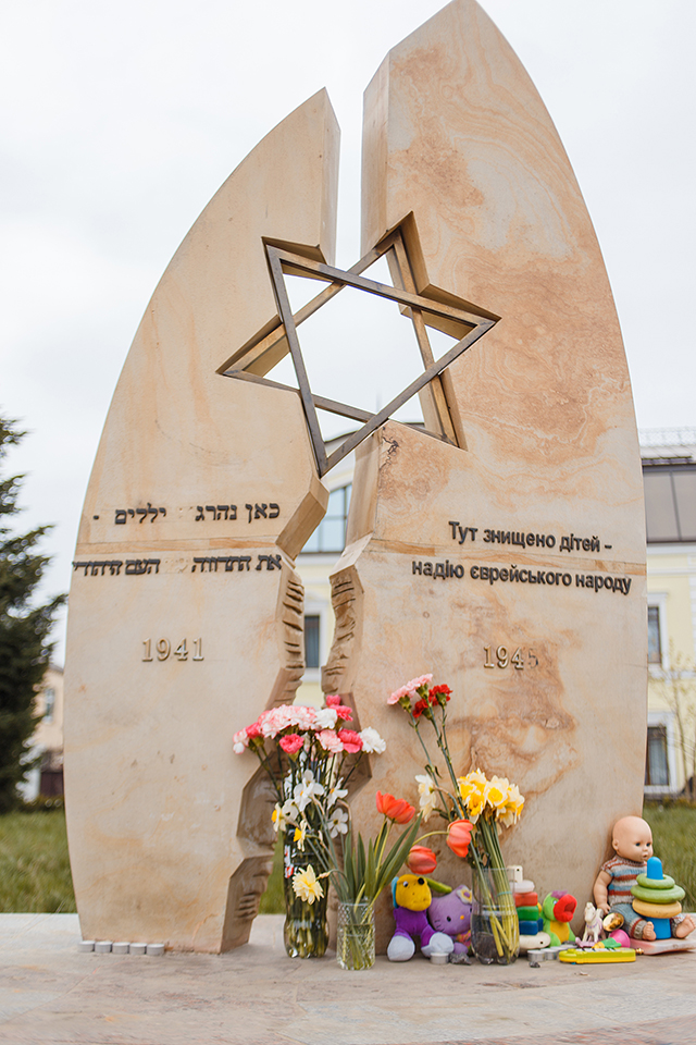 У Вінниці вшанували загиблих євреїв під час масових розстрілів