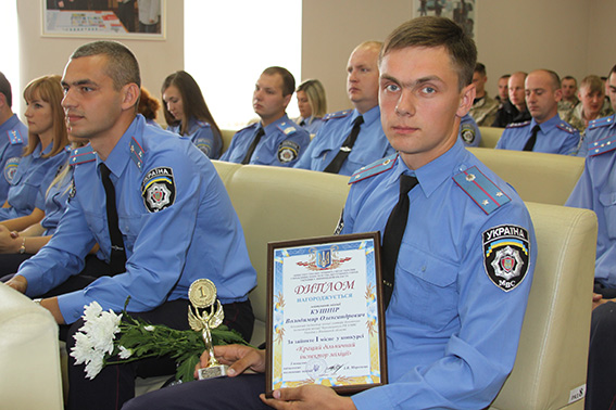 До Дня Конституції в УМВС відзначили 136 кращих міліціонерів Вінниччини