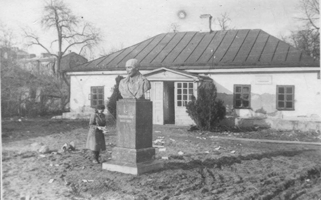 З фондів краєзнавчого музею оприлюднили унікальні фотографії Вінниці у 1944 році