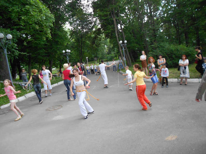 У п’ятницю 20 червня біля ККЗ «Райдуга» відбулося свято футболу та запальних бразильських танців
