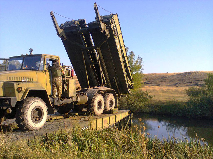 Вінницькі військові інженери розміновують та очищують місцевість від вибухонебезпечних предметів на Сході України