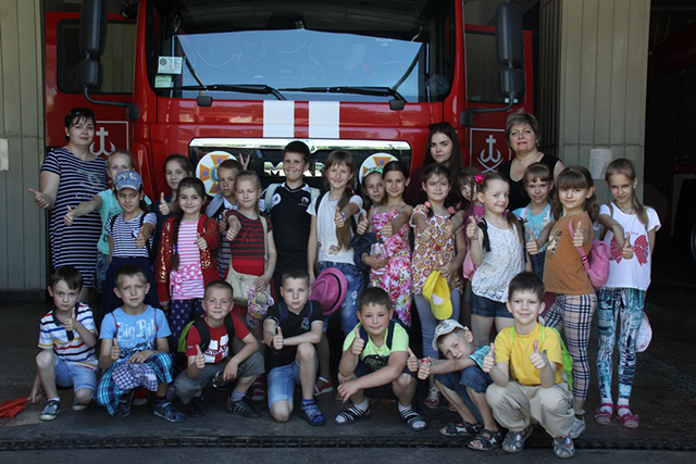 Для дітей з пришкільного табору 21-ї школи влаштували екскурсію до музею рятувальної справи