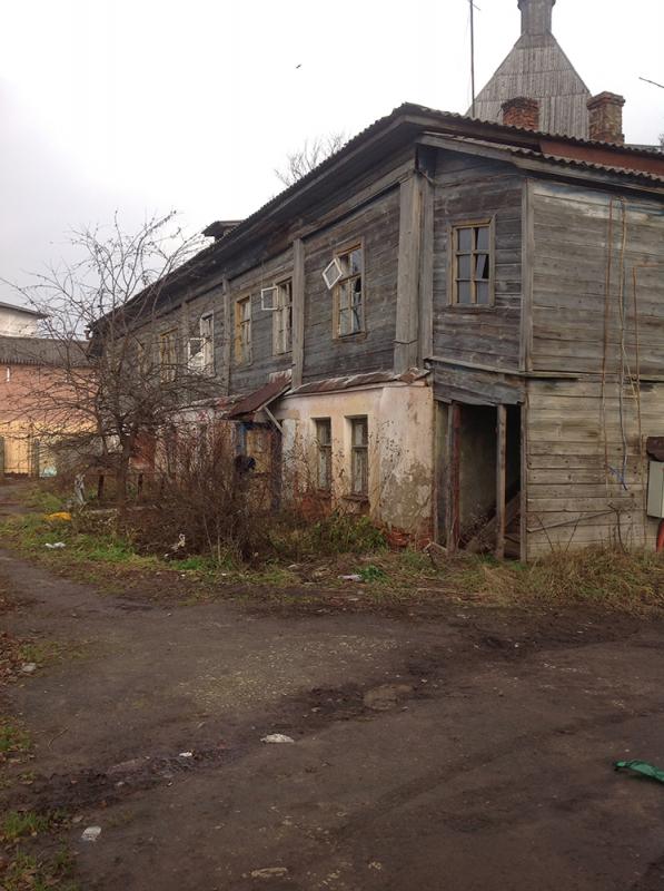 У м. Суздаль перед приїздом Путіна старі будинки завісили банерами