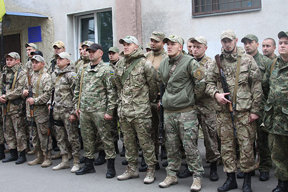 Вінничани зустріли бійців спецбатальйону "Вінниця", які упродовж двох місяців несли службу у зоні АТО
