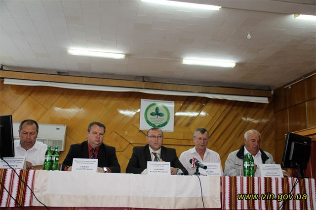 Аграрії Вінниччини обговорювали питання організації збирання зернових та зернобобових культур