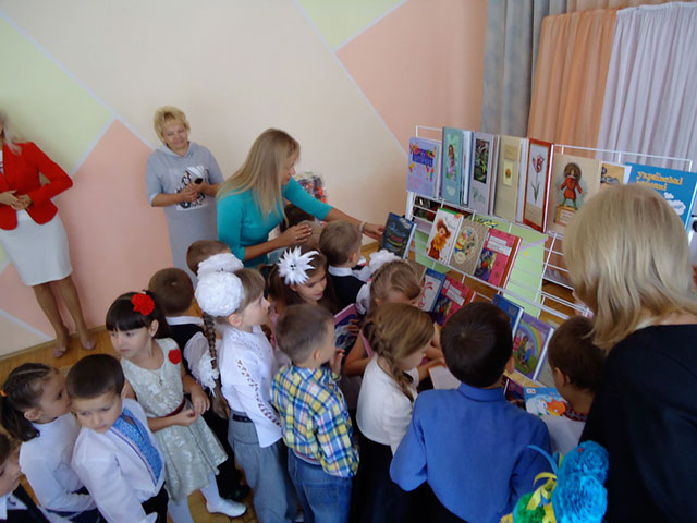 Фонд Порошенка започаткував бібліотеку у вінницькому дитячому садочку
