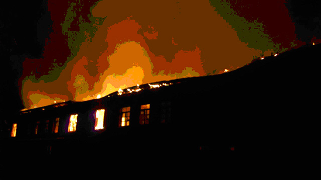 У Гайсині жарти із вогнем призвели до пожежі у недіючій будівлі