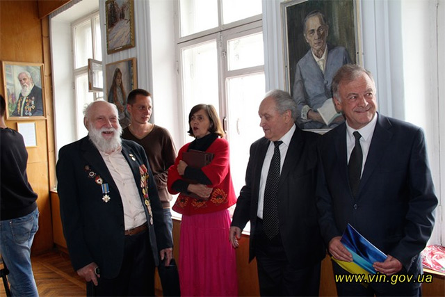 Вінниан запрошують відвідати виставку художника Аркадія Павлюка