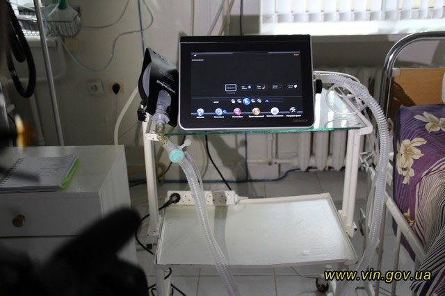Вінницькому військово-медичному центру передано апарат штучної вентиляції легень