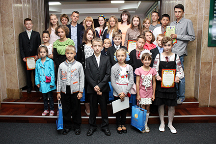 Переможці конкурсу «Очима дитини про бюджет країни» отримали свої нагороди
