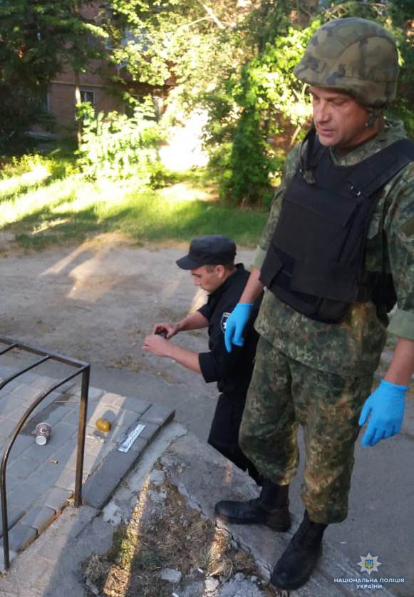 Вінницькі поліцейські у місцевого жителя вилучили гранату РГД-5 з запалом