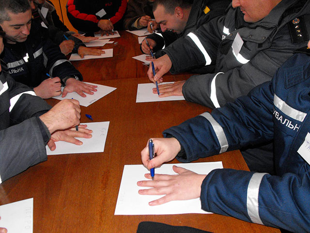  У Вінниці психологи провели тренінг з рятувальниками, які повернулися із зони АТО