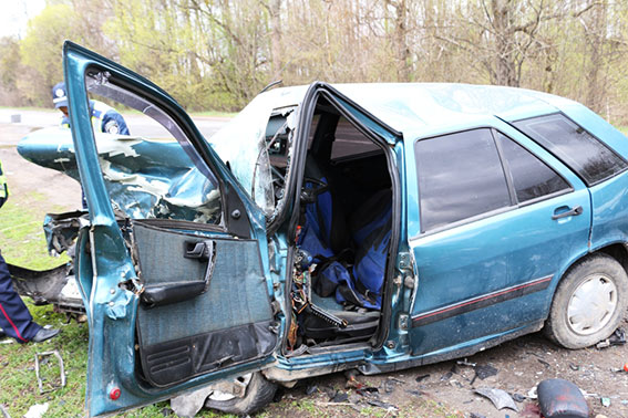На Вінниччині у лобовому зіткненні двох легкових авто загинули двоє людей