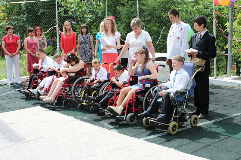У центрі соціальної реабілітації дітей-інвалідів «Промінь» відбулося свято останнього дзвоника