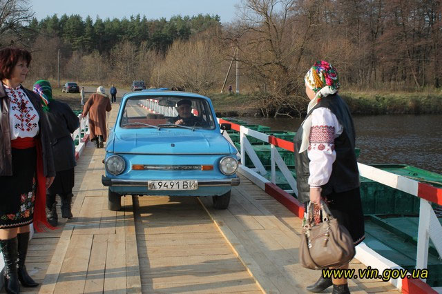 Між селами Новомиколаївка та Воробіївка відкрили понтонний міст через річку Південний Буг