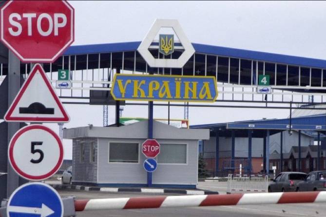 Через коронавірус Україна на місяць закриває кордони