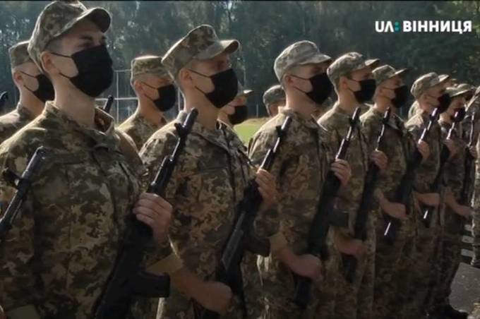 Випускники військової кафедри вінницького вишу  здобули звання офіцерів запасу 