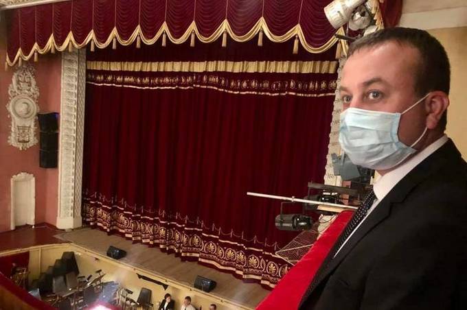 Сергій Борзов про відкриття нового театрального сезону: "Театр — це магія. Атмосферу глядацького залу нічим не замінити"