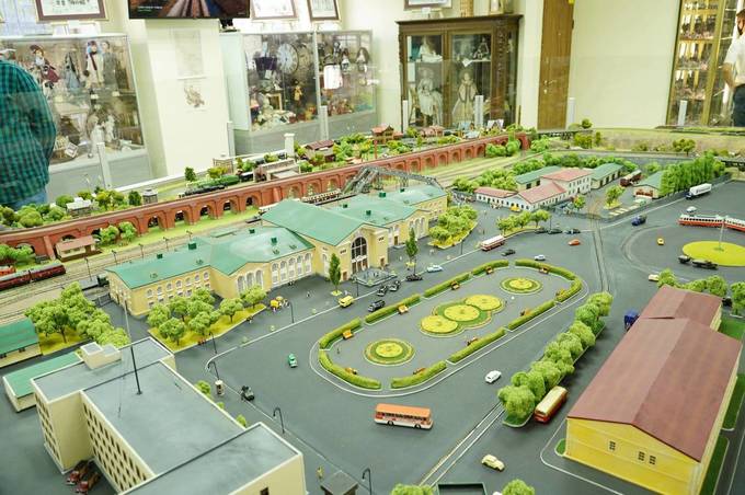 Вінницький музей моделей транспорту поповнився унікальним мініатюрним макетом міста
