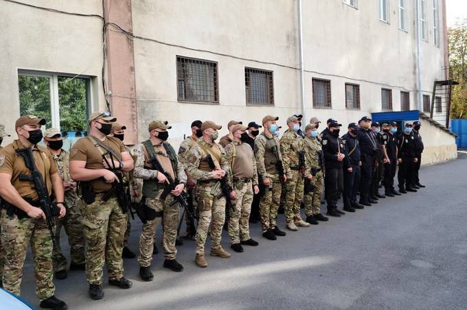 Після двох місяців служби у зоні ООС до Вінниці повернулись поліцейські