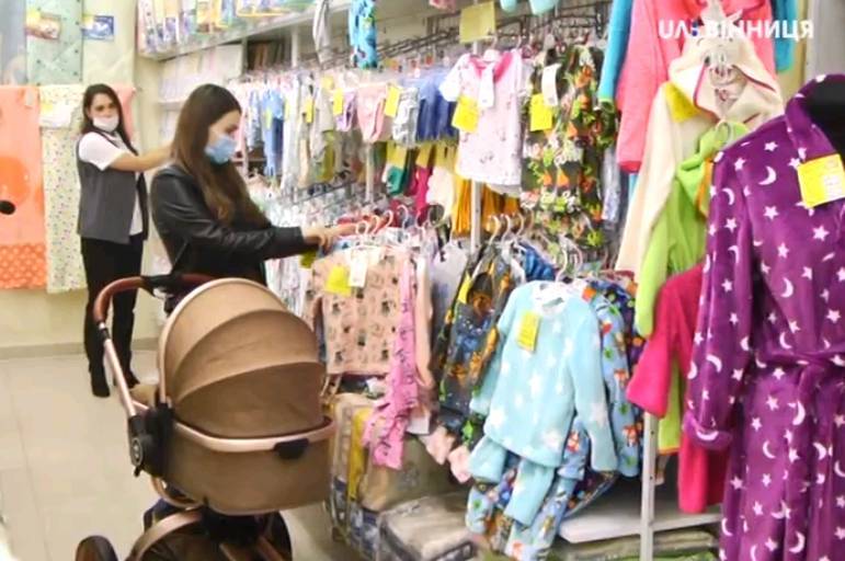 Гроші замість "Пакунка малюка": 2,5 мільйона гривень виплатили породіллям у Вінниці