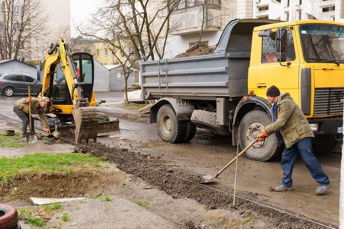 По вулиці Миколайчука у Вінниці продовжують ремонтні роботи  

