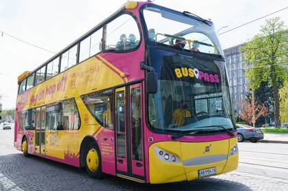 У Вінниці починає роботу двоповерховий екскурсійний автобус-кабріолет "BUSPASS". ФОТО 